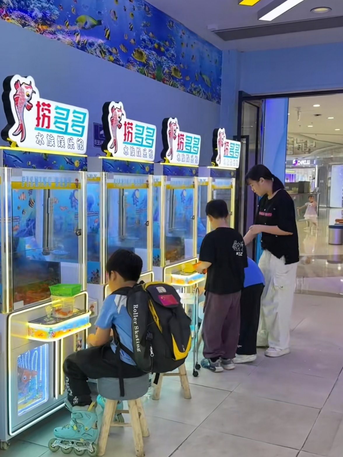 萌娃捞多多.大人小孩一起玩.jpg